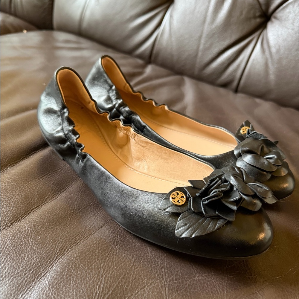 New Tory Burch Black Leather Floral Ballet Flats - Women Shoes